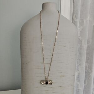 Elegant Gold Pendant Necklace